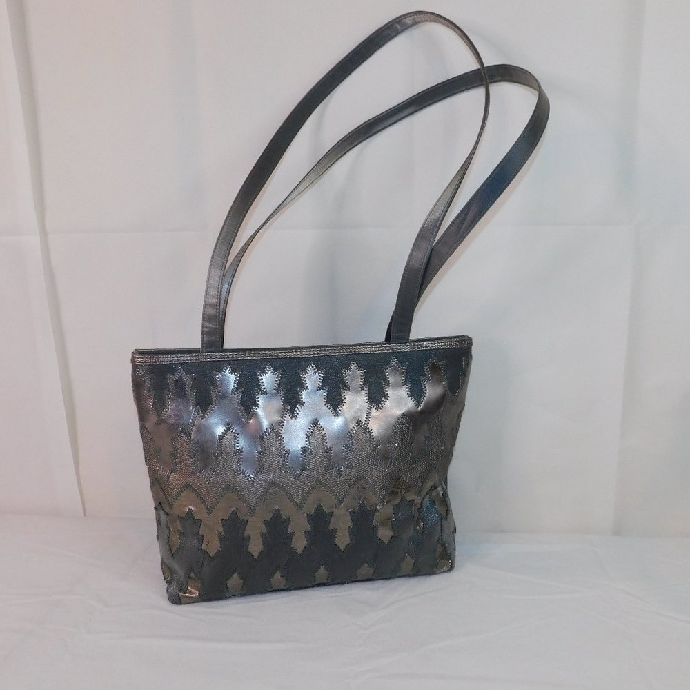 Warren Reed Gorgeous Silver Shoulder Bag Purse